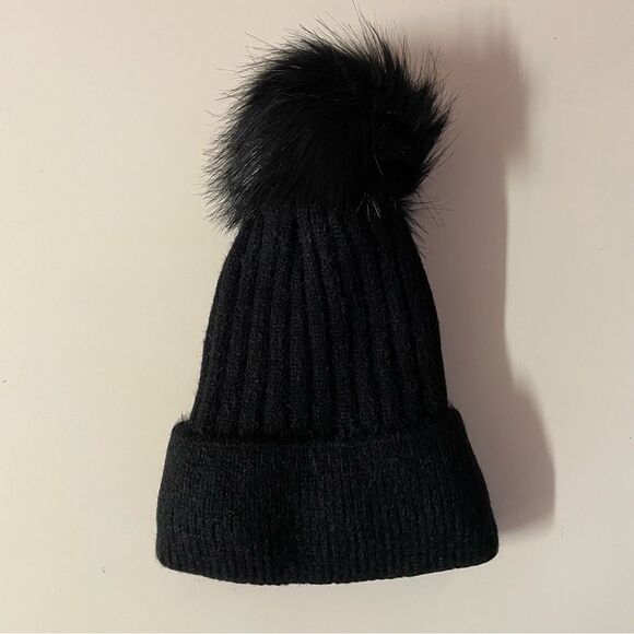 Black Ribbed Knit Fuzzy Lined Pom Pom Beanie NWOT - Picture 1 of 5